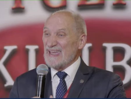 Macierewicz 