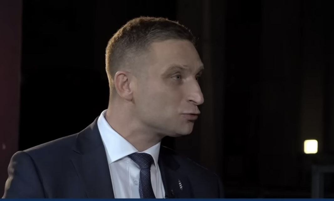 Sprostowanie Stowarzyszenia Marsz Niepodległości do artykułu prasowego autorstwa Jacka Walewskiego na crowdmedia.pl z dnia 30 września 2023 r. pt. Kuriozum! Maciej Stuhr pozwany za…rolę w filmie: