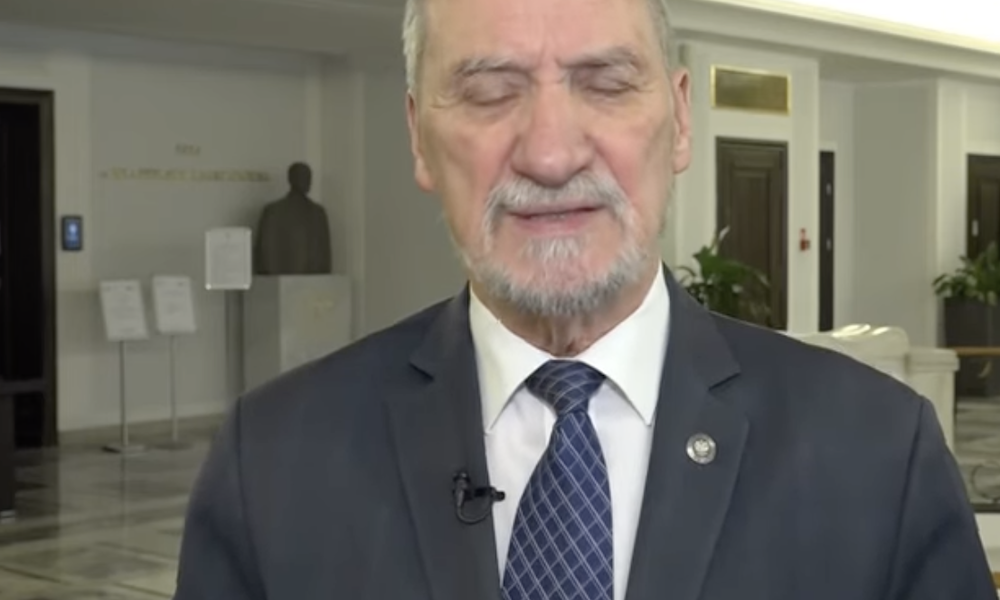 Macierewicz