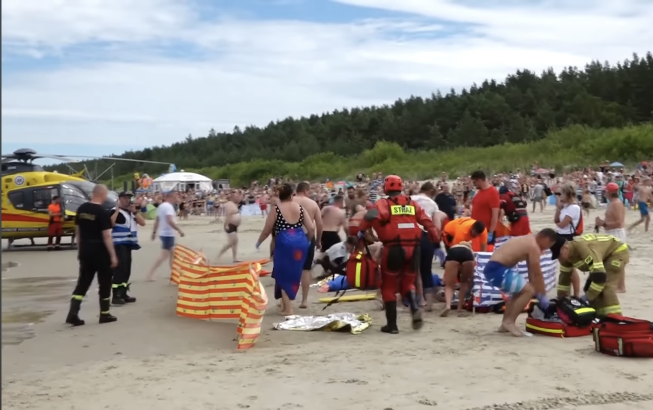 Pijani plażowicze zrugali ratownika, wystarczyło, iż zwrócił im uwagę. „Panowie ledwo stali, a panie…”
