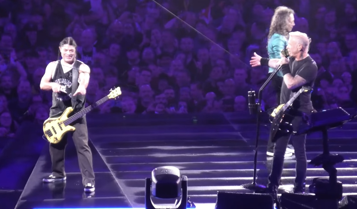 Piękny gest legendy rocka, Metallica oddała hołd Korze na Stadionie Narodowym. „To wyraz szacunku” [WIDEO]