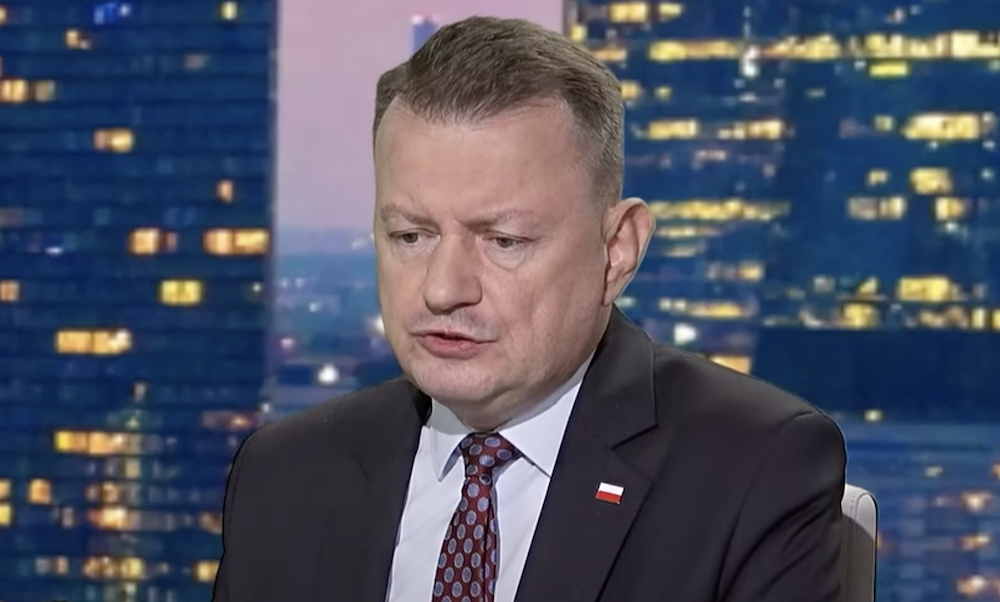 PiS ma nowego bohatera, Błaszczak naprawdę powiedział TO o Bąkiewiczu. „Ma zasługi dla Polski”