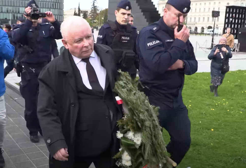 Kaczyński i Macierewicz od lat wojują z wieńcem, a tu TAKA decyzja sądu. „Nie zgadzam się na dławienie…”