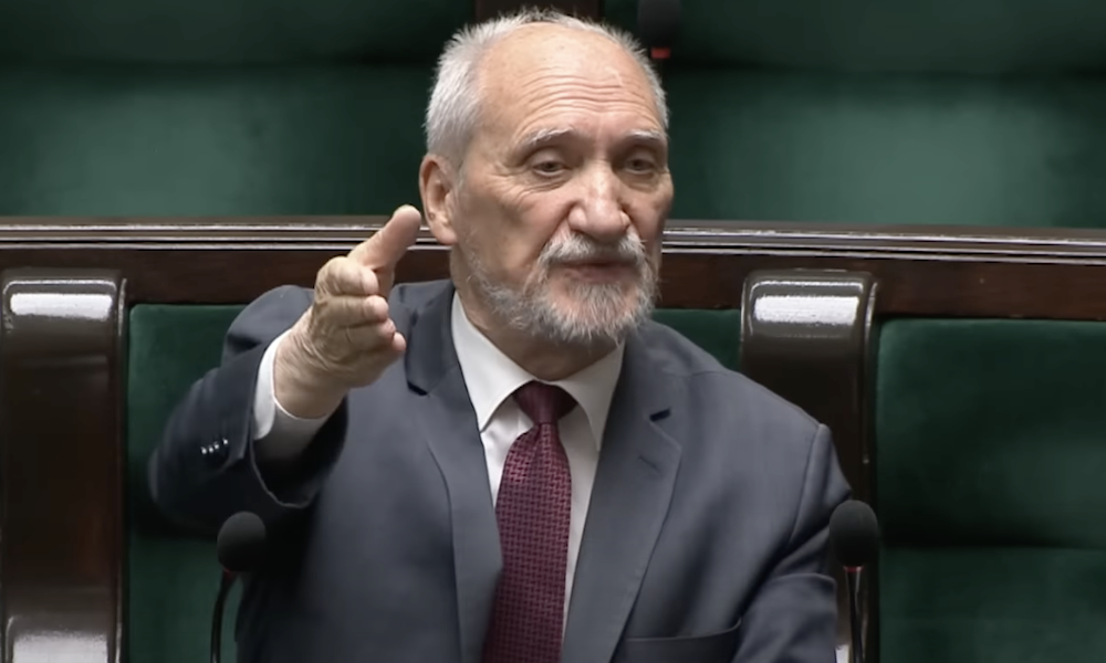 Macierewicz