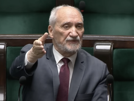 Macierewicz 