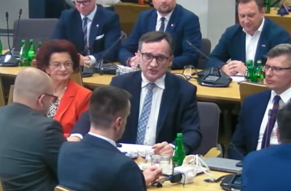 Ależ klęska! Ziobro miał cwany plan, ale sąd wszystko mu popsuł. „Gra na czas, bo...”