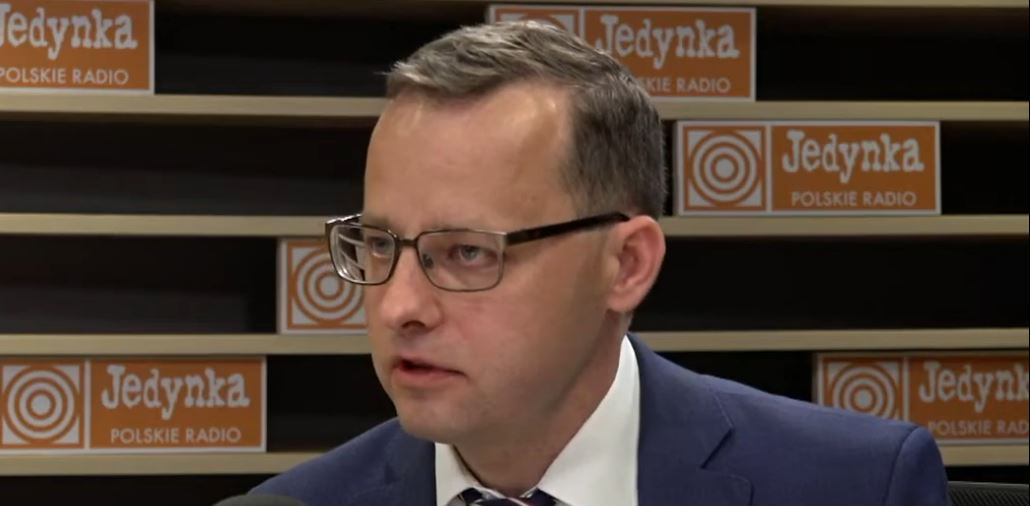 Romanowski o sobie przypomniał. Uciekinier z PiS napisał o… Warszawie. „Włamania, kradzieże, rozboje”