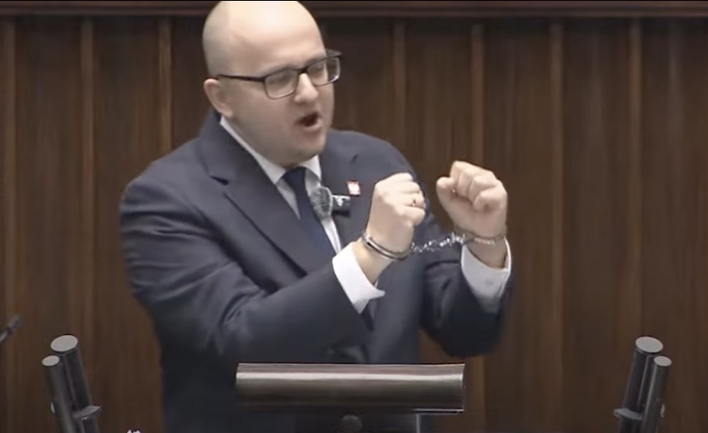 Najpierw nagranie, a teraz obrazek z Jezusem. Matecki śle życzenia z aresztu! „Więzień Tuska i Bodnara”