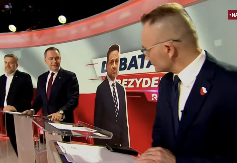 Szczęki opadły! Braun zobaczył Trzaskowskiego z tektury i od razu zaatakował Republikę! „To słabe”