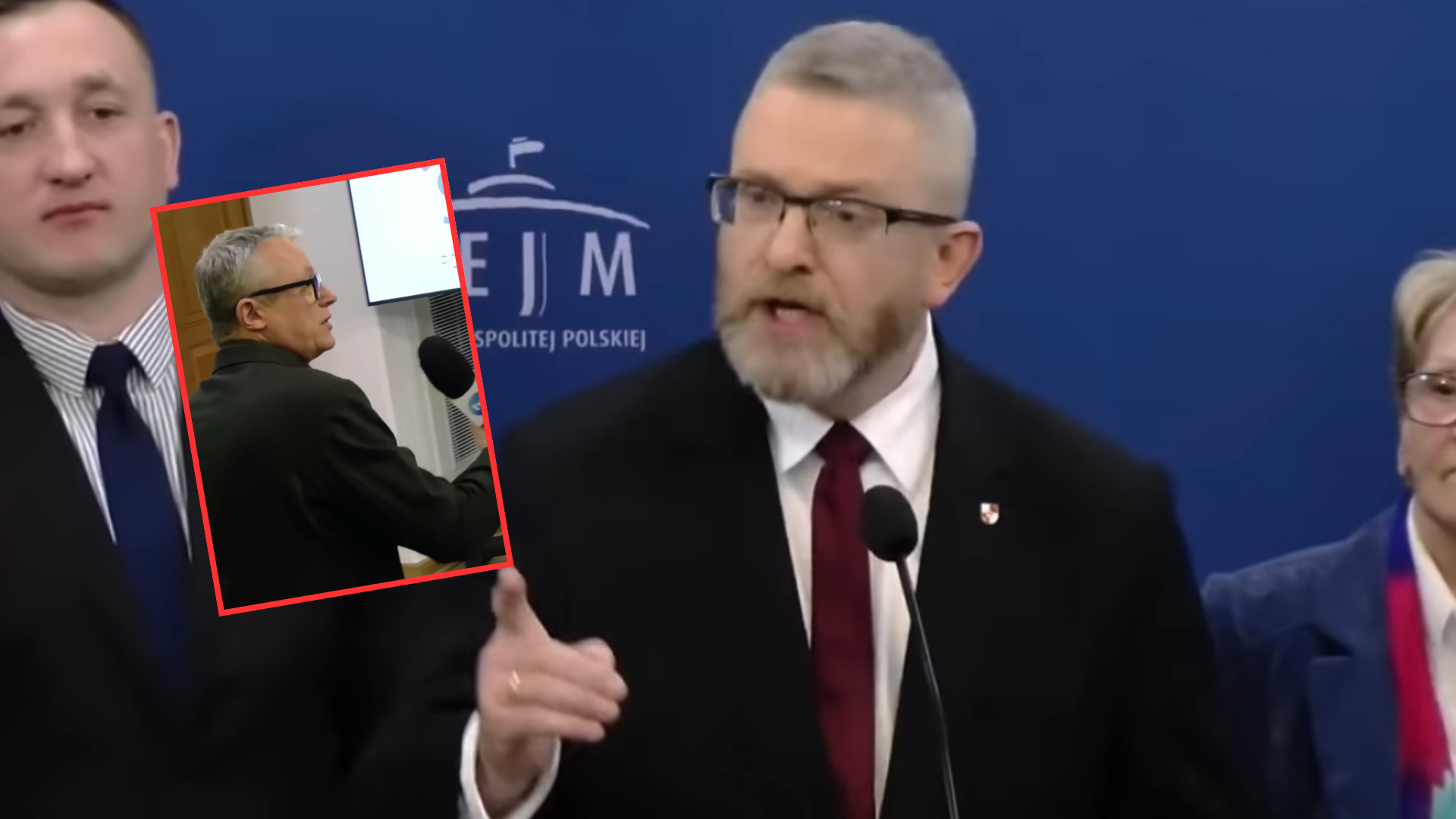 Maciej Knapik z TVN24 nie dał się Braunowi. O ludzie, co za riposta! "Niech pan mnie jeszcze gaśnicą..." [WIDEO]