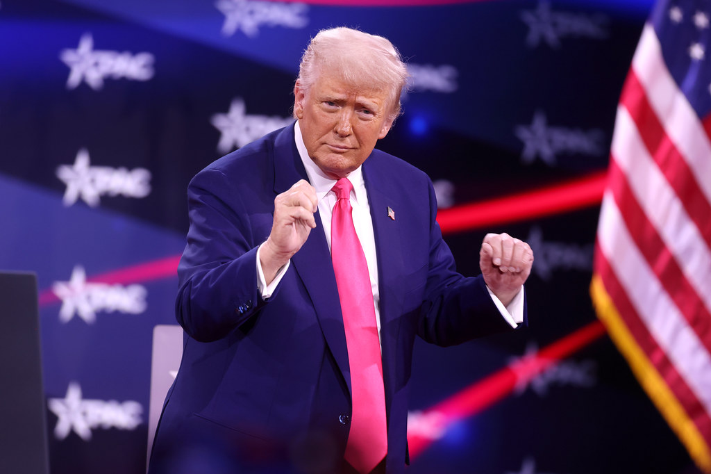 Skąd on się urwał?! Trump usłyszał pytani o wybór papieża i wypalił. „Ja bym chciał”