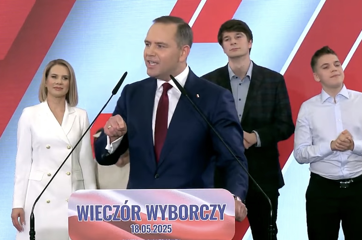 Nawrocki dumny jak paw! Kandydat PiS wyszedł na scenę i przemówił. „Czas na uratowanie Polski”