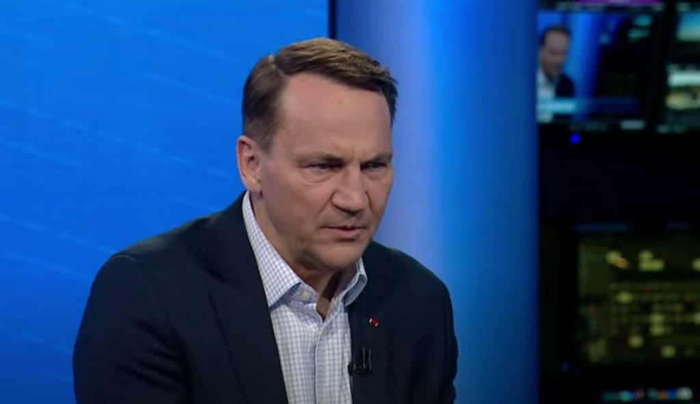 Zaskakujące wyznanie Sikorskiego, chodzi o Rydzyka i jego imperium. „Pokornie o to proszę”