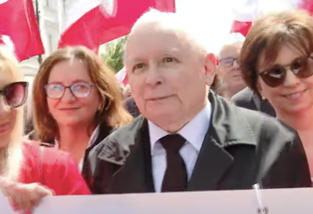 Znaleźli Kaczyńskiego wśród uczestników marszu Nawrockiego. Prezes gwałtownie podzielił się refleksją. „Sprawa arcyważna”