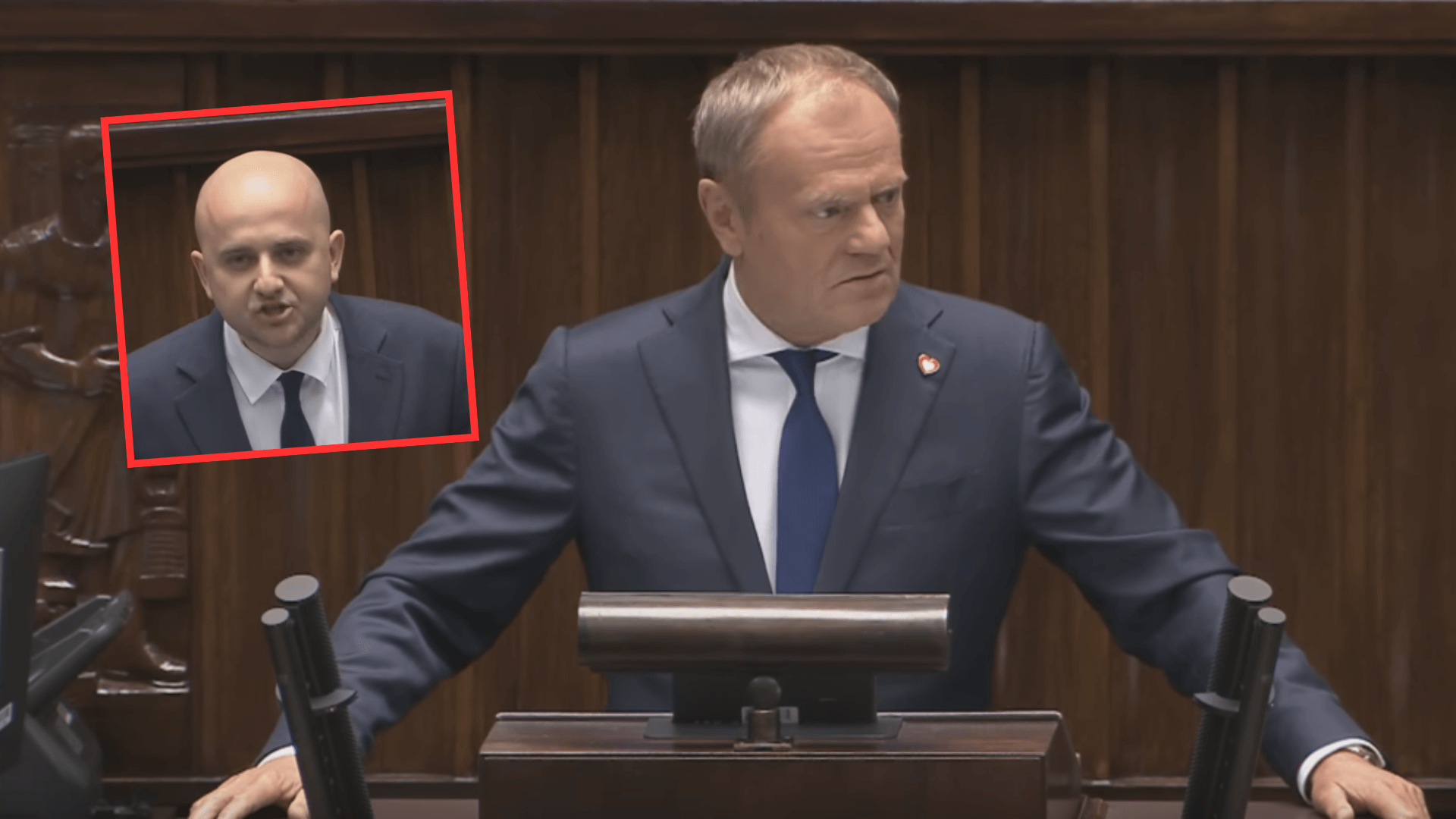 Matecki nagle zaczął wykrzykiwać TO w stronę premiera. Riposta Tusk zmiotła go z planszy. „Bez aluzji, oczywiście”