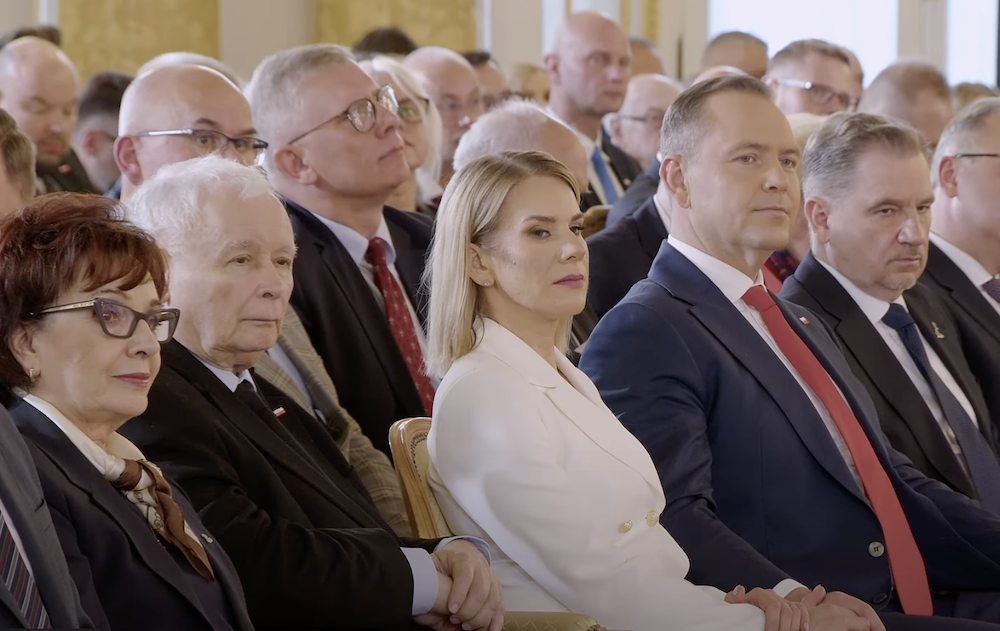 Było wino i muzyka! TAK Nawrocki i PiS świętowali po uroczystości na Zamku Królewskim. „Toasty za prezesa”