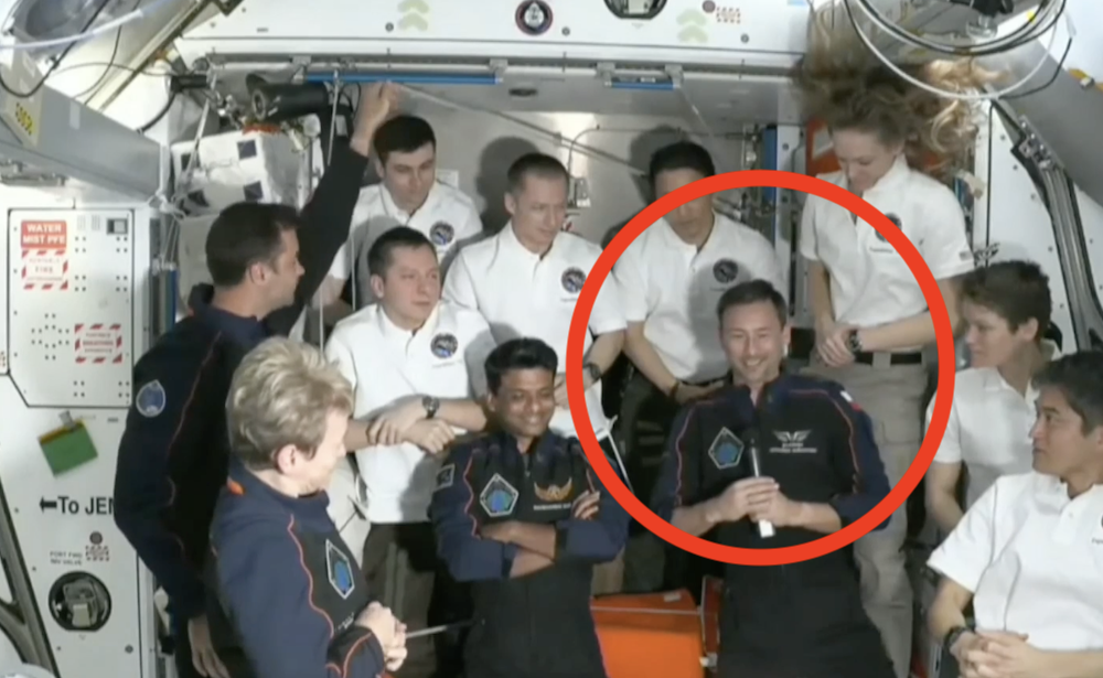 TEN moment przejdzie do historii! Sławosz Uznański-Wiśniewski nagle zwrócił się do Polaków. „Mam nadzieję, że to będzie..." [WIDEO]
