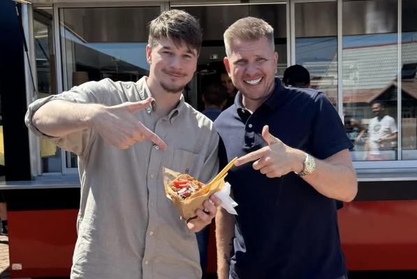 Filip Chajzer skacze z euforii po spotkaniu z synem Nawrockiego. „Jego ojciec poszedł na całość”