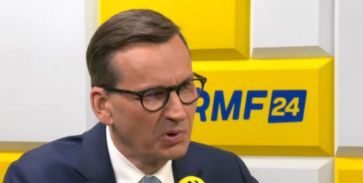 Morawiecki chciał być śmieszymy, ale coś nie wyszło. Połączył Tuska z… kopytkami. „Jedno musi odejść”