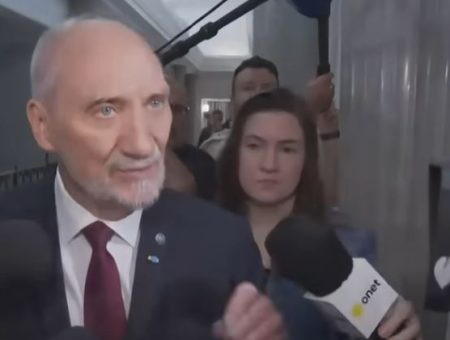 Macierewicz 