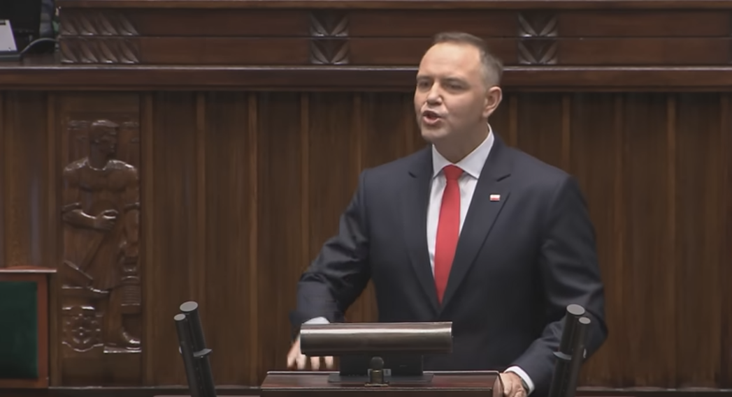 Nawrocki chce zmienić konstytucję, Kaczyński już zaciera ręce. „Tego wymaga suweren”