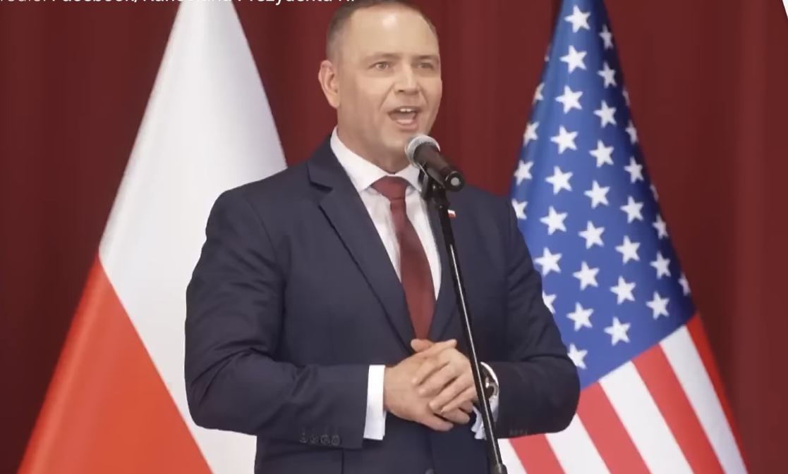 Był na amerykańskiej mszy z Nawrockim, o wszystkim opowiedział. „Z okolic ołtarza wyprowadził go…”