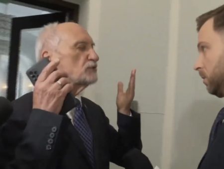 Macierewicz 