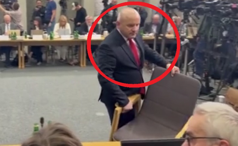 Gosek powinien się wstydzić, wszystko się nagrało. Jaki on ważny! „Nie człowieku, tylko panie pośle!”