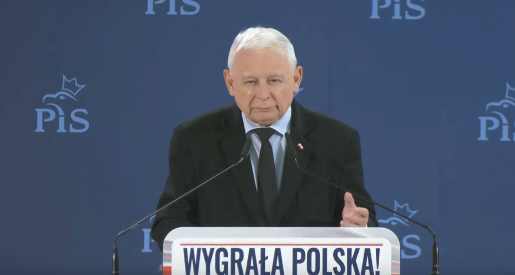 Znowu to zrobił! Kaczyński wyszedł na scenę i przyłożył Dudzie. „Tym razem mamy takiego prezydenta…”