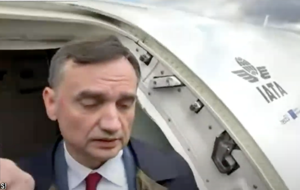 Ziobro wylądował, na lotnisku policja. Polityk PiS został zatrzymany! „W państwie bezprawia…”