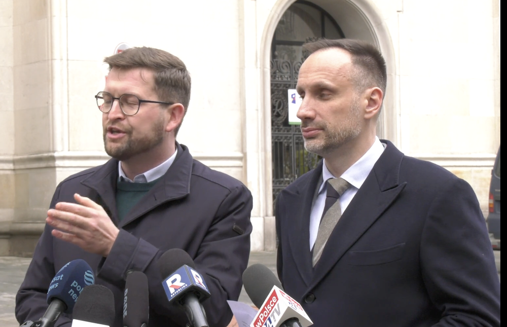 Awantura! Poseł PiS zobaczył dziennikarza TVP i od razu się odpalił. „Pan jest propagandystą” [WIDEO]