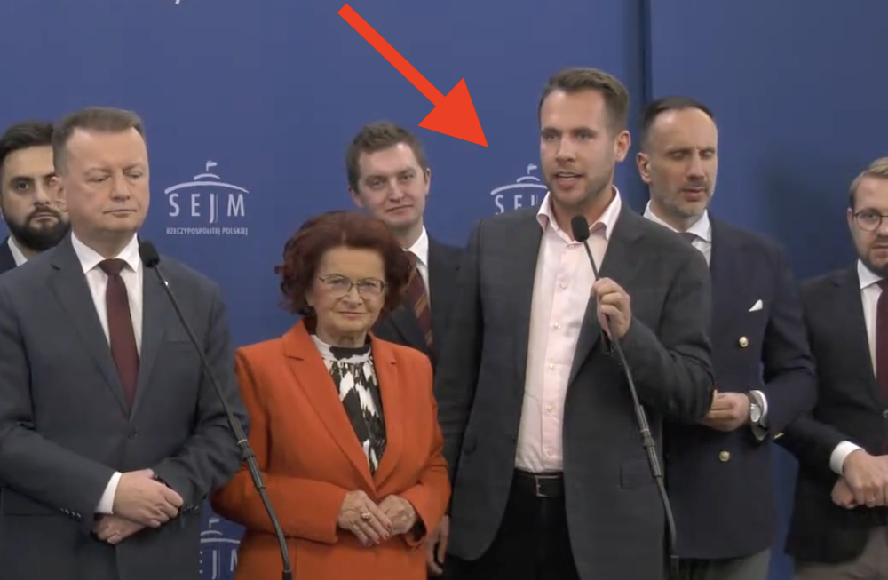 Sceny na konferencji PiS! Kanthak usłyszał niewygodne pytanie o aferę i się zaczęło. „Niech pan nie krzyczy”