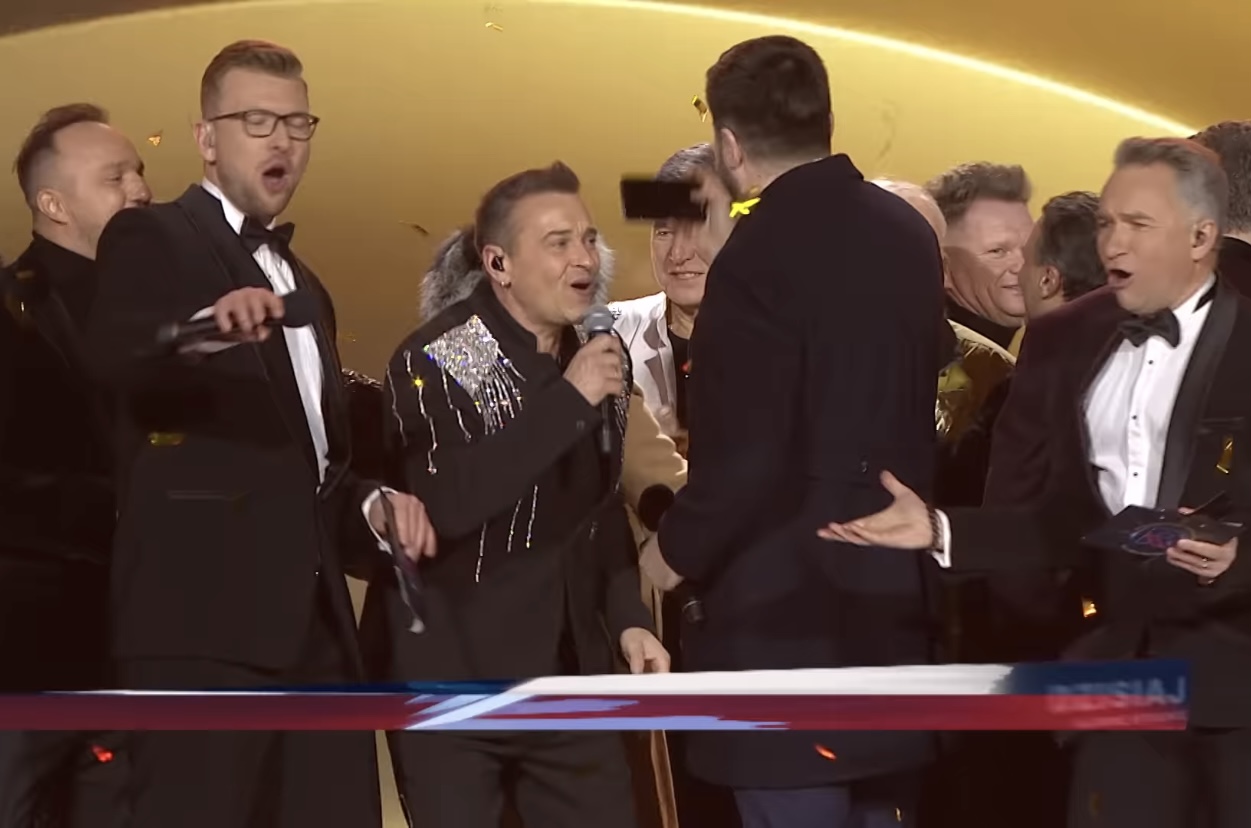 Sylwester z TV Republika zmienił miejsce, wszystko przez TEN pomnik. „Sprzeciwili się”