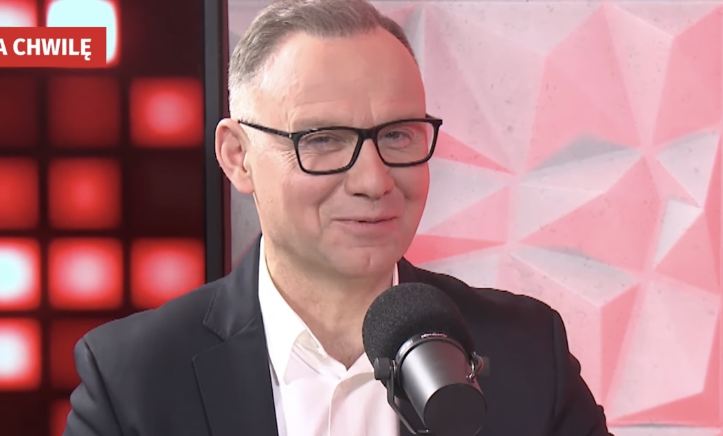 Ziobro ogłosił, iż jest zdrowy, ale Duda wie lepiej. I jeszcze go broni! „Nie schował pieniędzy do kieszeni”