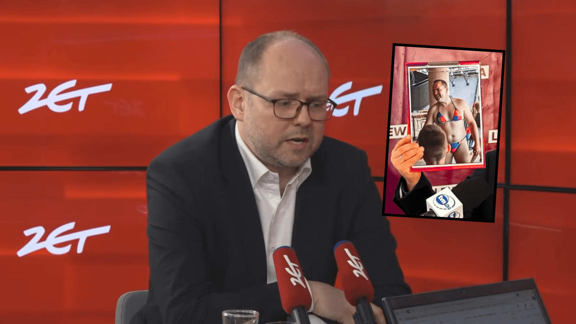 Pokazał zdjęcie Nawrockiego w bikini, Przydacz nie wytrzymał. "Wyjątkowy kretyn"
