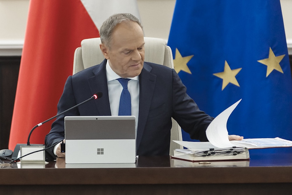 W sieci wrze! Tusk zareagował ws. Czarzastego, człowiek Trumpa szybko wysmażył odpowiedź. „Ostatnia rzecz, jaką...”