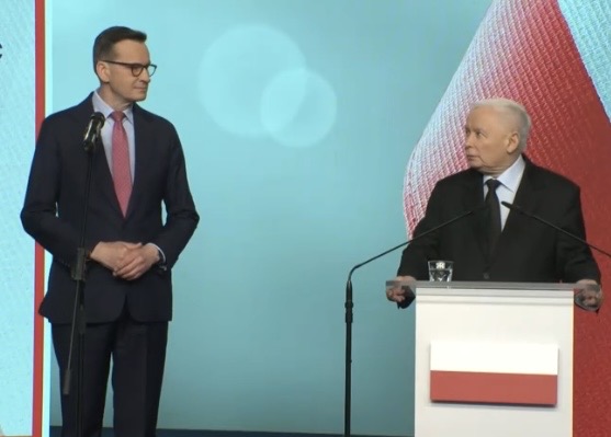 Zwrot akcji w PiS, prezes nie wyrzucił Morawieckiego! TAK wyjaśnia to Bochenek. „Ostateczne rozstrzygnięcie...”