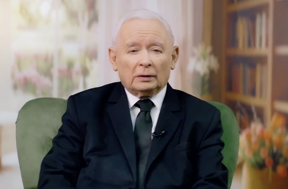 Jest i on! Prezes rozsiadł się w fotelu i przemówił do narodu. Co za wielkanocne życzenia! „Zło może przegrać”