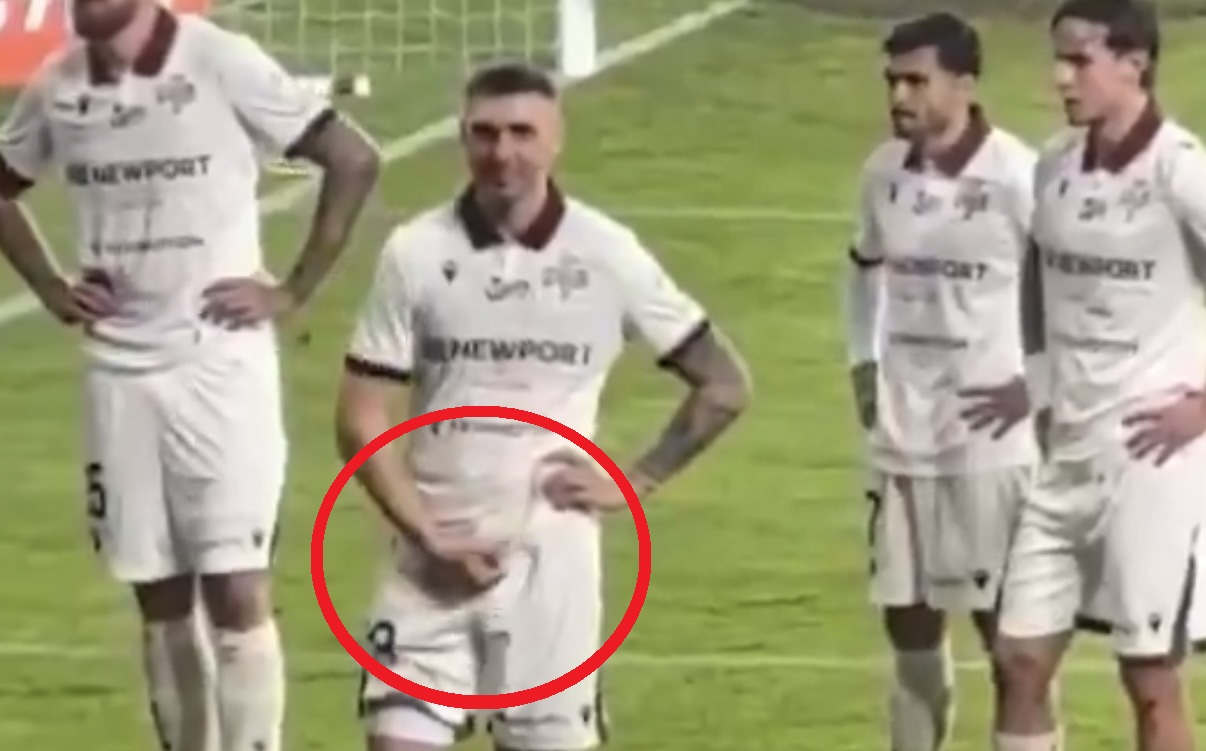 Obrzydliwa scena po meczu! Piłkarz Widzewa nagle wykonał TEN gest. „Totalna hańba i wstyd” [WIDEO]
