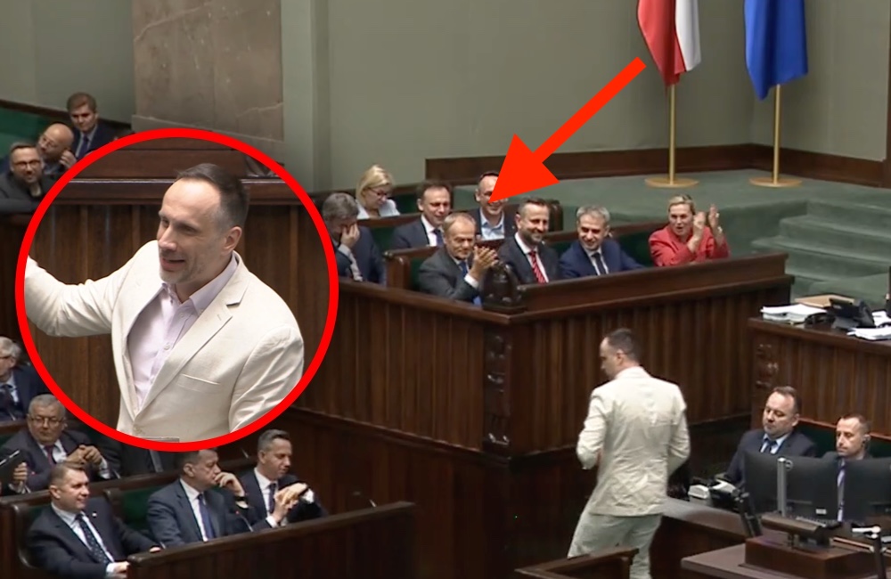 Sensacyjny moment w Sejmie! Kowalski przemawiał, Tusk go oklaskiwał. Z mównicy padły TE słowa o PiS