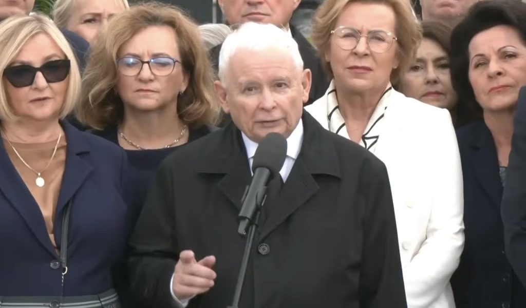 Kaczyński miesięcznica