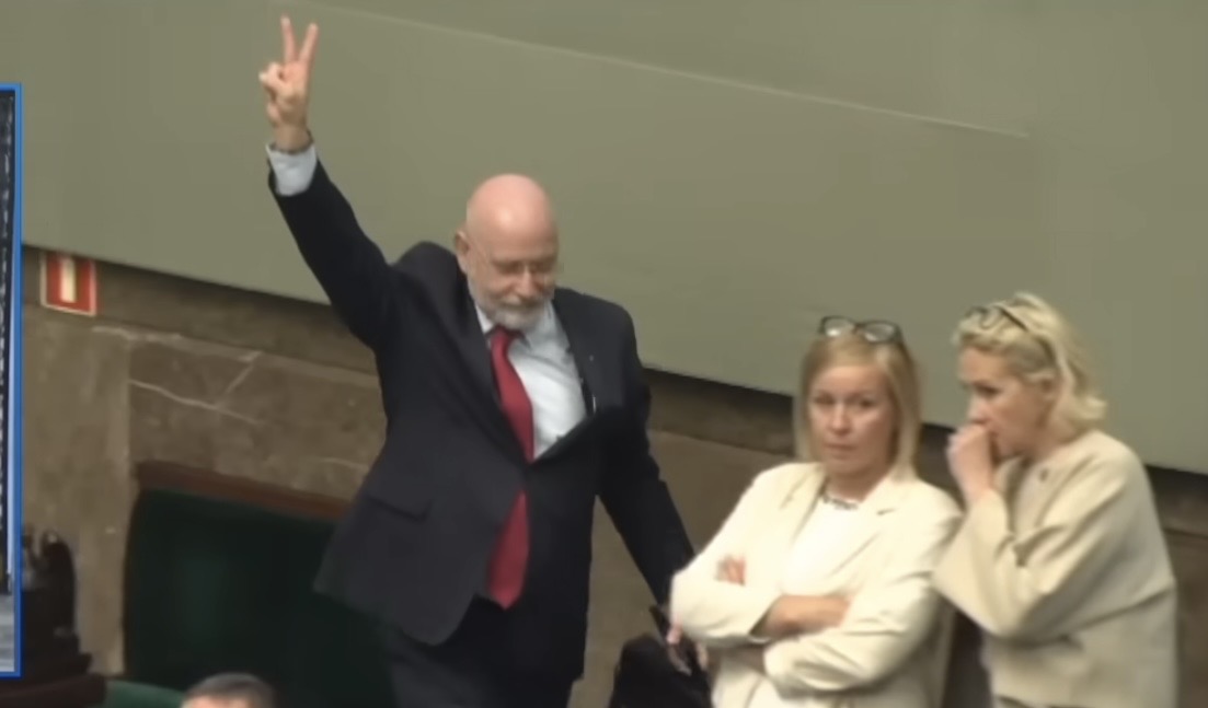 Maciej Świrski już opuścił areszt. Od razu wysmażył TEN wpis! „To wzruszające, iż jest tyle osób…”