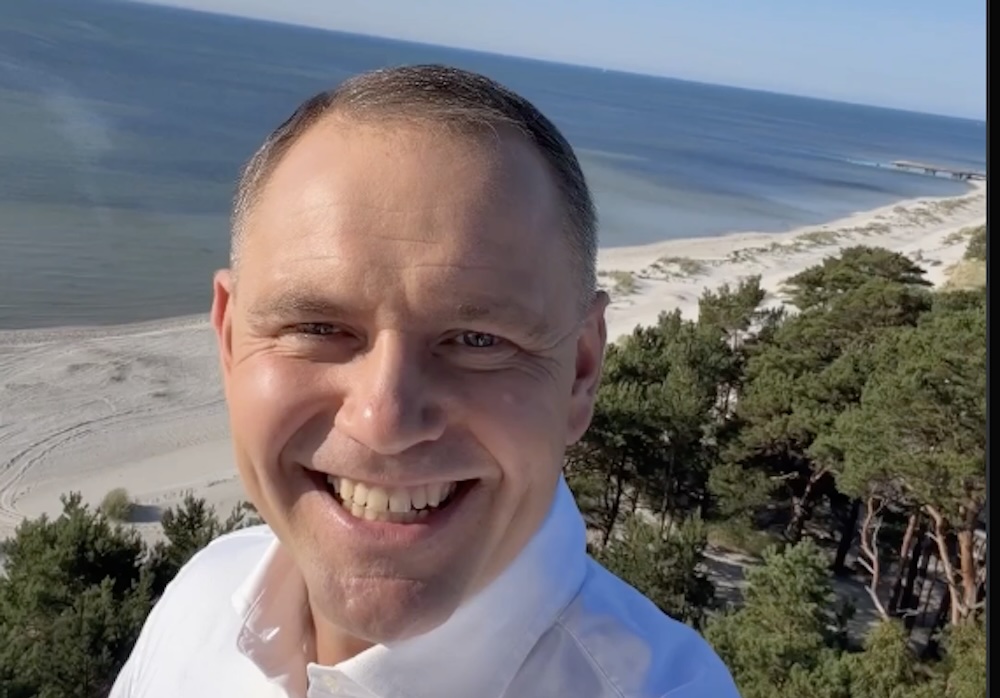 Ekspert od PR-u zobaczył nagranie z Nawrockim i złapał się za głowę. NOKAUT! „To nie przystoi”