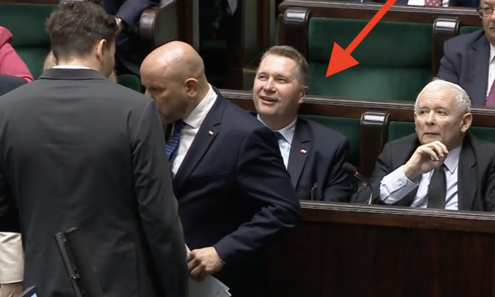 Gomoła prezent dla Czarnka