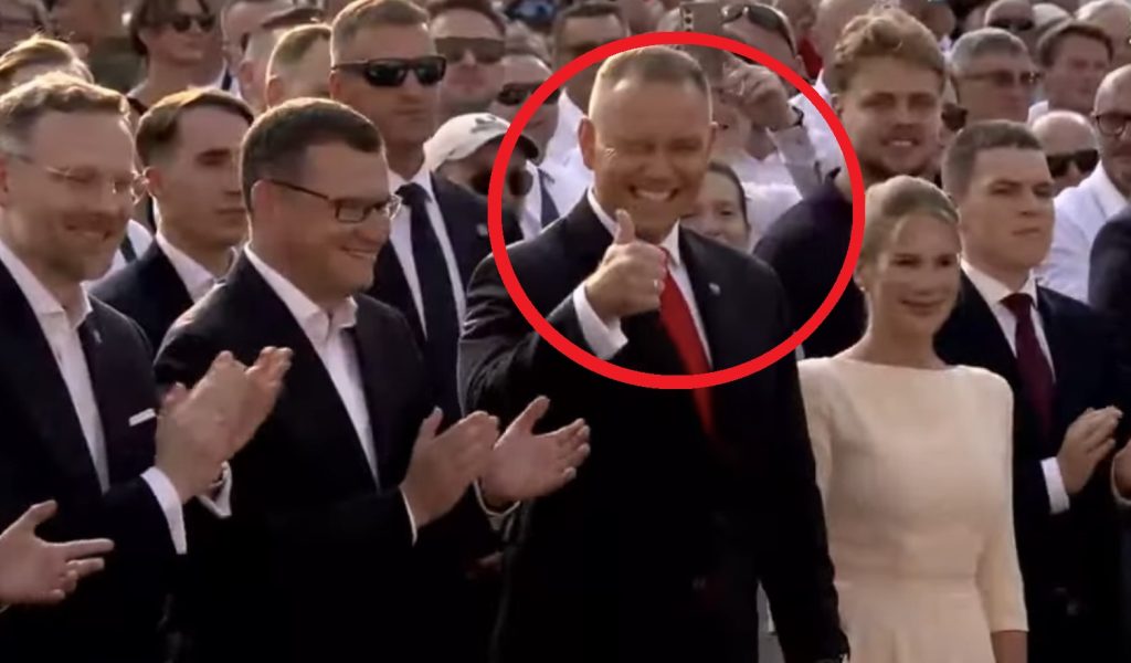 Karol Nawrocki mowa ciała