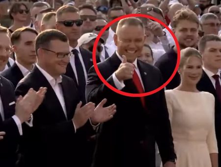Karol Nawrocki mowa ciała 