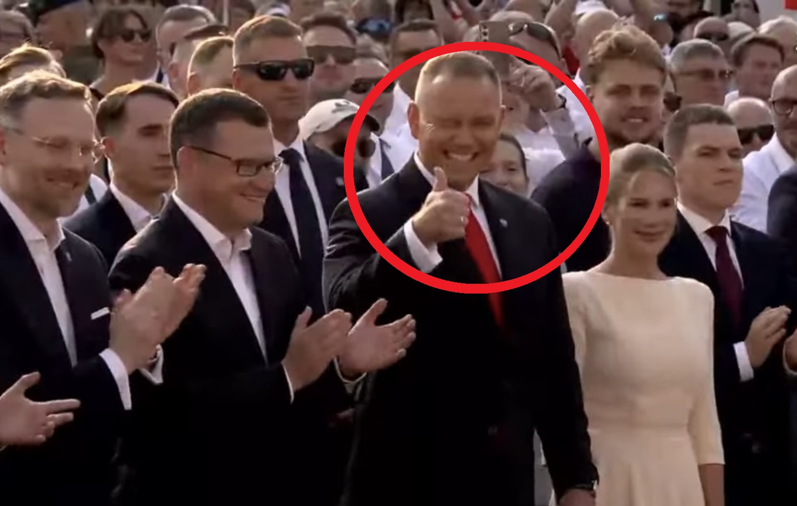 Nawrocki pod lupą ekspertki od mowy ciała. TAK się zachowywał! „Postrzega siebie jako gwiazdę”