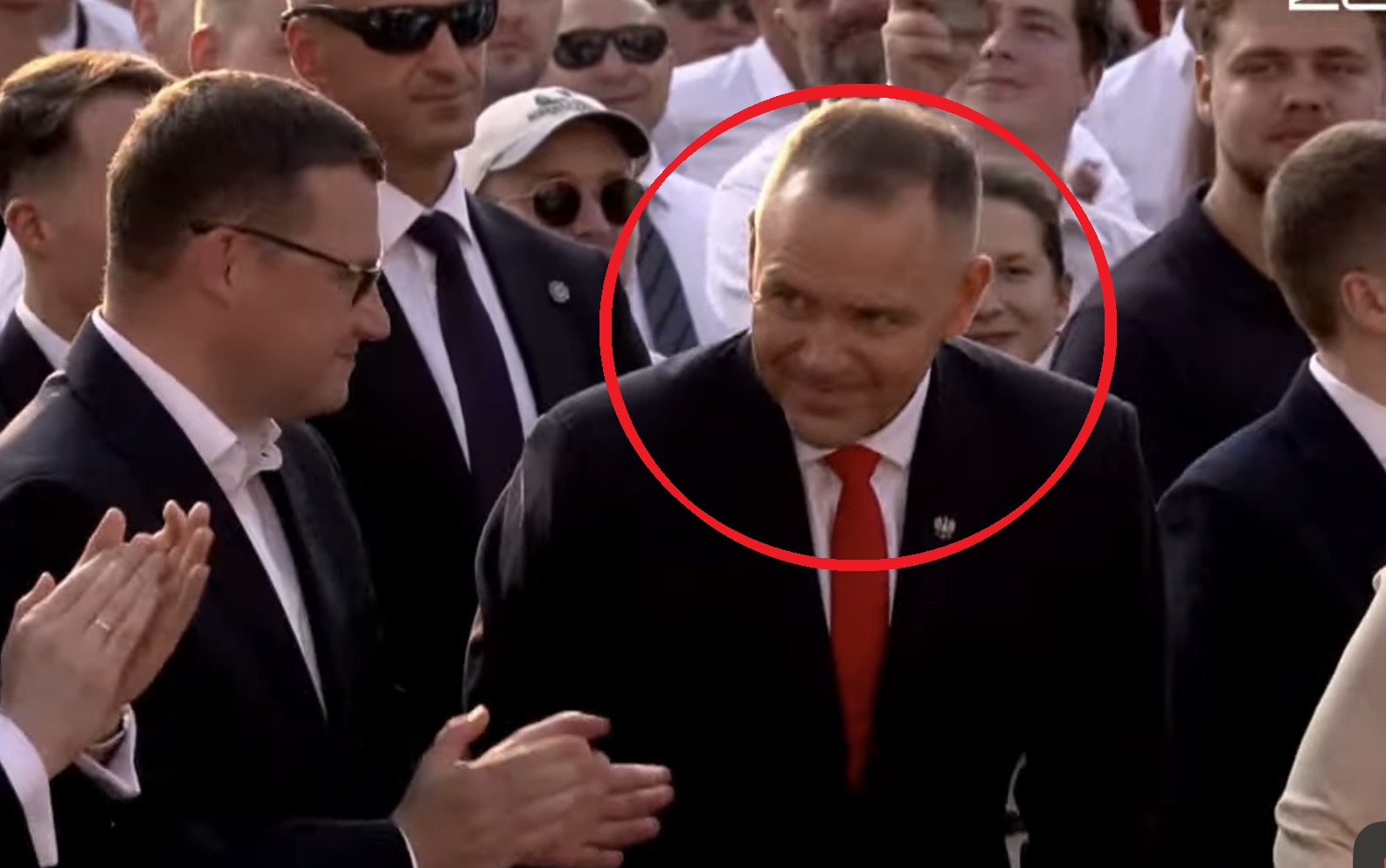Ekspert od mowy ciała przyjrzał się Nawrockiemu. Nagle padło: ugniata kapustę! „Silny krzyk”