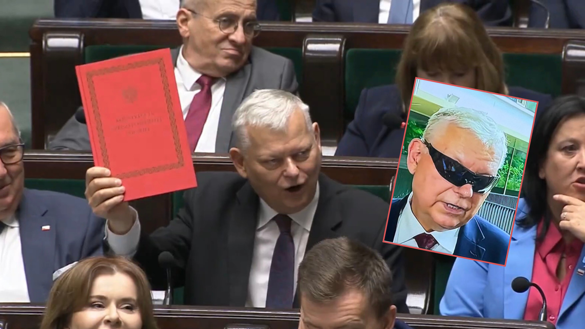 Suski udzielał wywiadu w TVN, ale wszyscy i tak patrzyli na TE okularki. „Jakby połączyć dresy i lakierki”