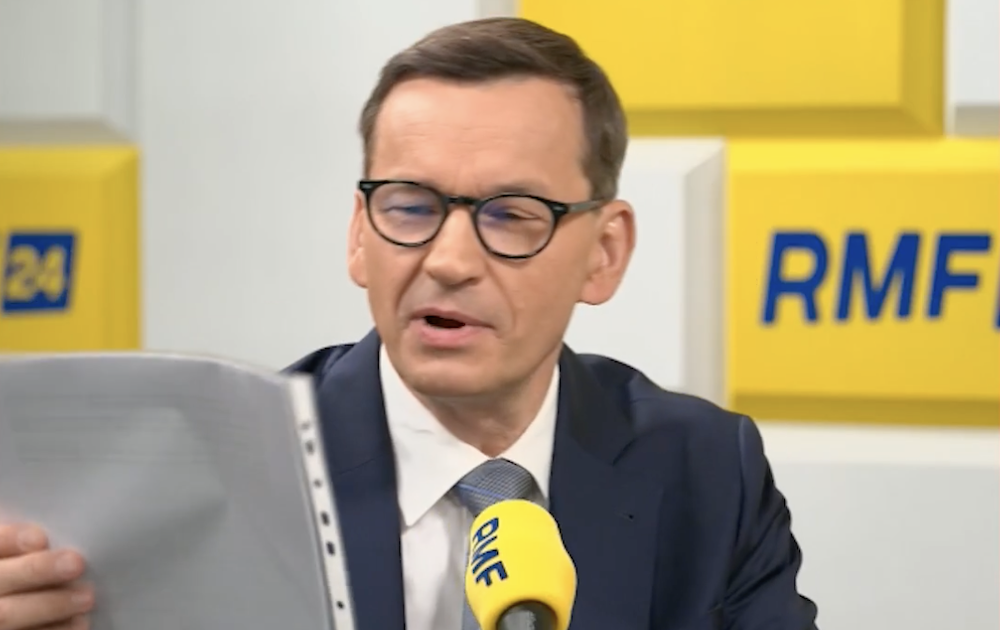 Morawiecki przyznał, iż w TEJ sprawie zgadza się z Tuskiem. A potem wyciągnął dokument. „To będzie test”